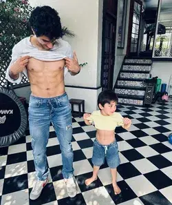 Kareena Kapoor Khan Shares Step-Son, Ibrahim Ali Khan's Picture Flaunting Six-Pack Abs With Taimur