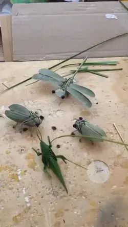 How to weave locusts with palm leaves?