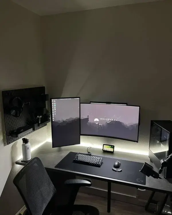 Featured Desk Setups - Setupedia