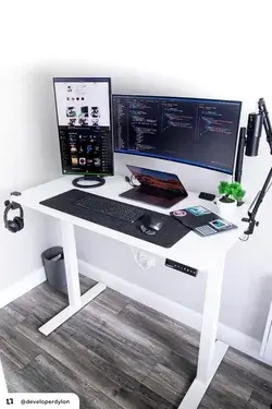 Minimalistic desk setup for Student | Autonomous