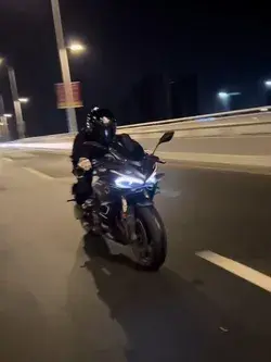 바이커 😎🏍️