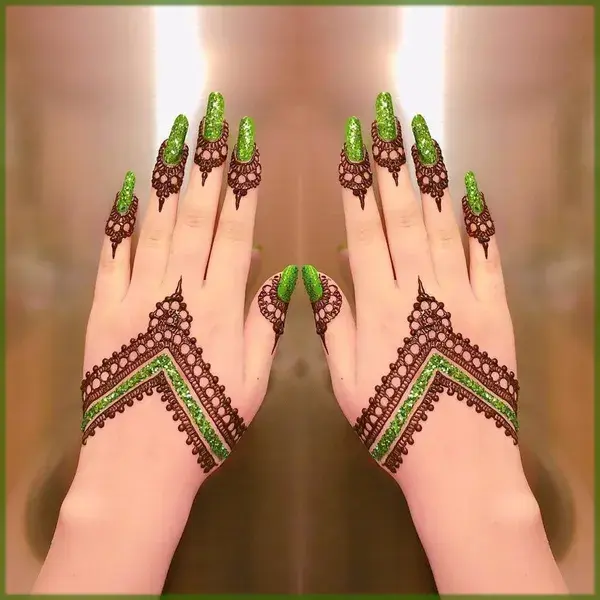 Stylish Glitter Mehndi Designs & Trends in 2021