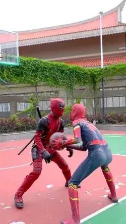 Spiderman And Deadpool Cosplay Sitcoms |About Playing Basketball