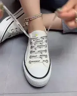 How to tie shoes laces?