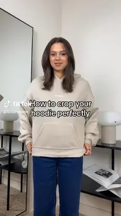 Best hoodie tuck-in hack so far 🤯💕 Girls, save for later