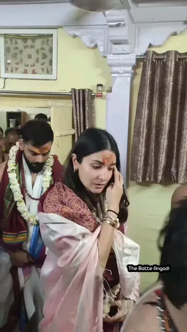 Virat and Anushka Sharma at the temple to seek blessings 🙏 . #viratkohli #anushkasharma