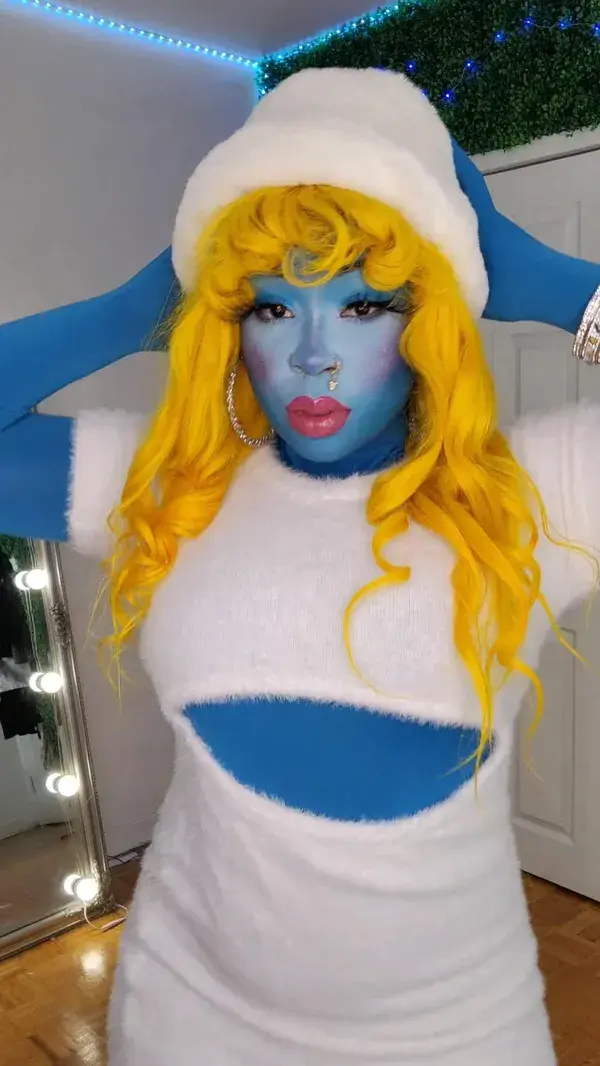 your fave blue baddie! smurfette