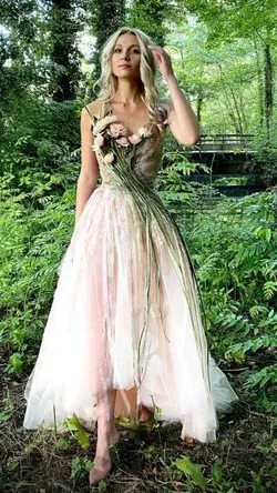 Feel the nature with beautiful nature theme dress