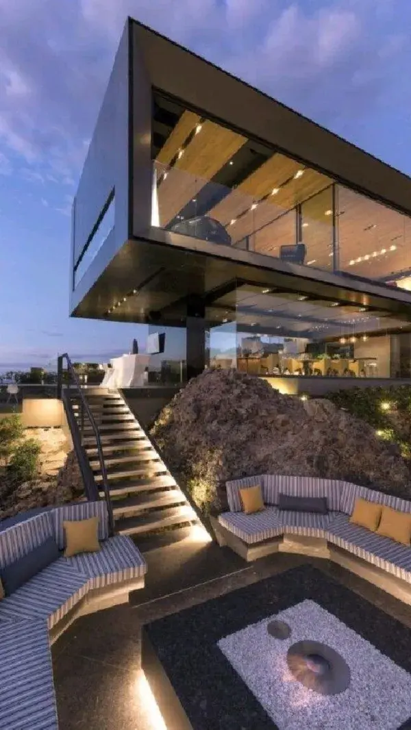 Supercilious La Roca Home in Mexico Designed by RRZ Arquitectos