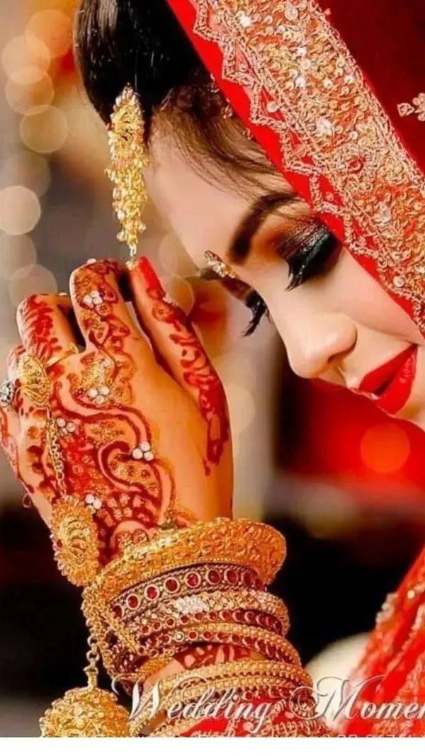 Indian wedding dulhan pose