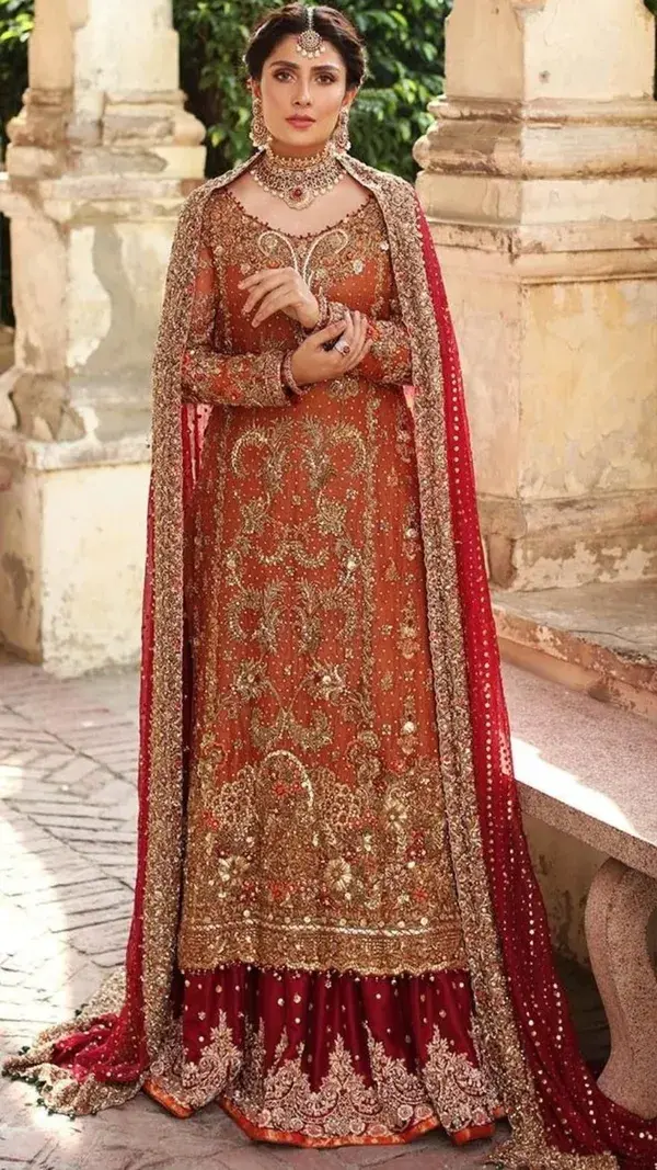 Gorgeous Ayeza Khan in red dress