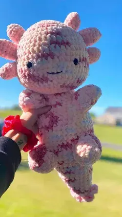 giant axolotl plush🥰 find me on ig @mqbcrochet