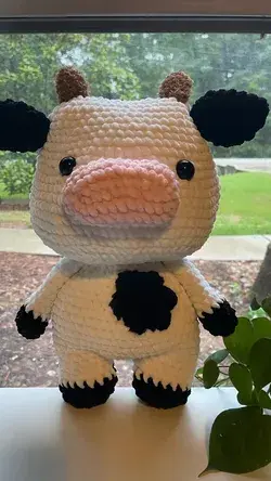 handmade crochet cow! 🐮