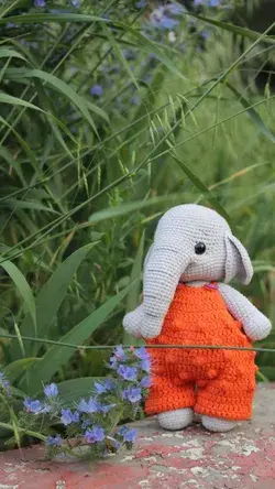 crochet elephant. amigurumi animals.