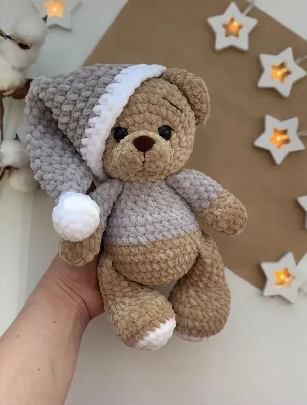 Small crochet bear