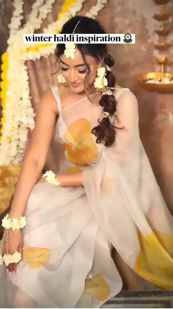 Organza Saree + Floral Jewelry = Trendy Haldi Look 🧡