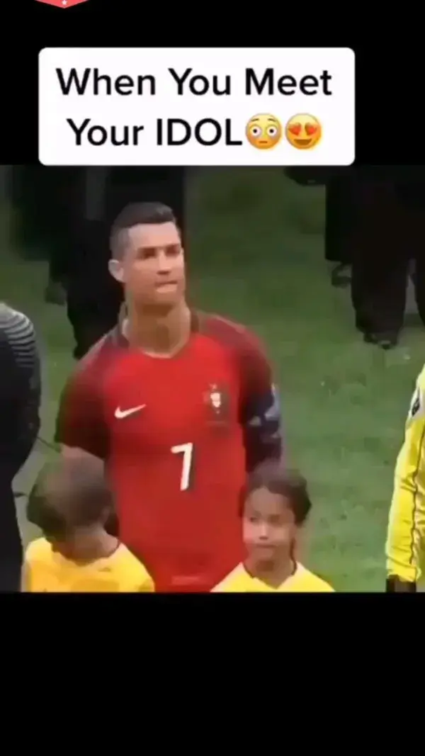 when you meet your IDOL Cristiano ronaldo