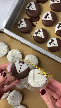 Bride & Groom Cookies!