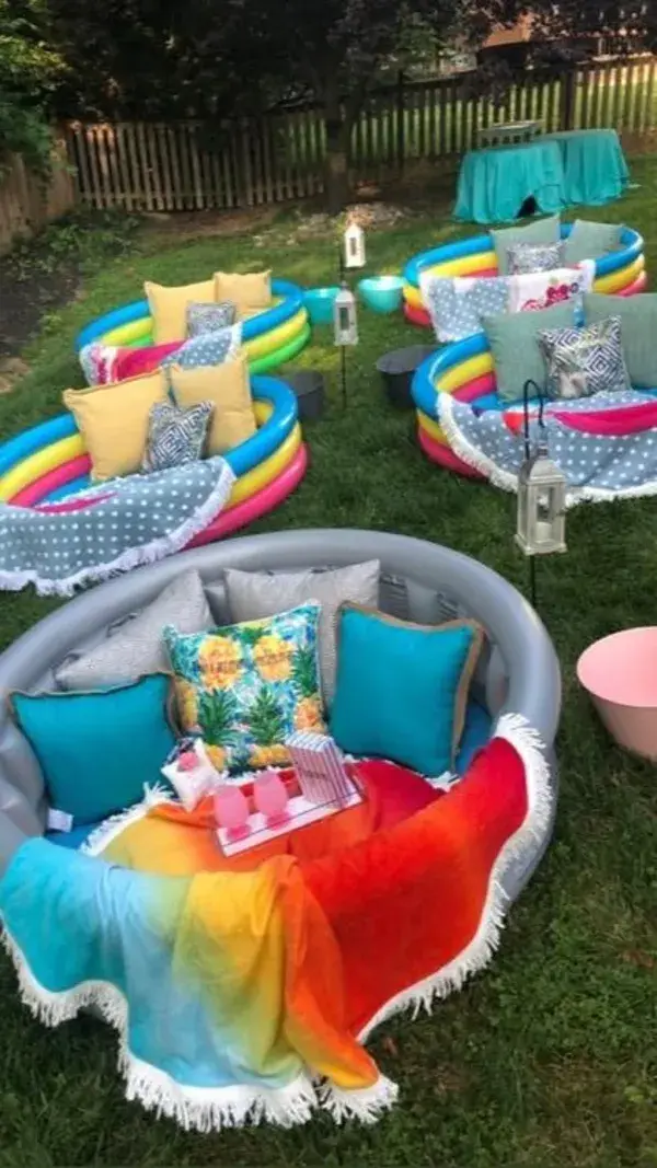 Outdoor Movie Idea- So Creative!