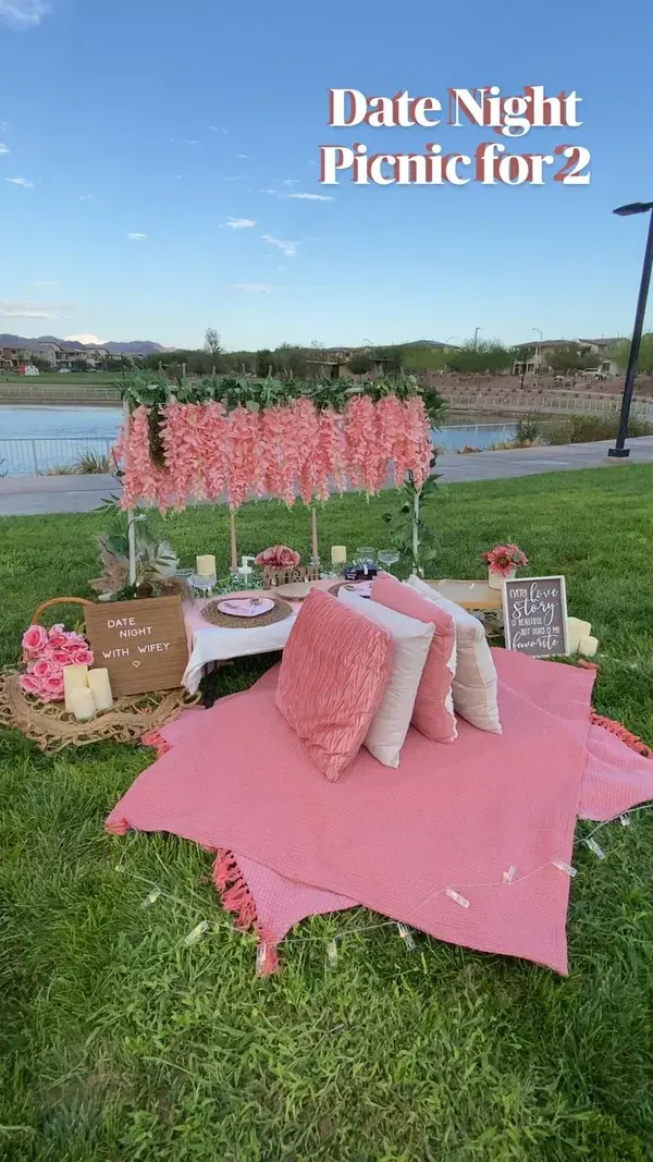 Pink / White Date Night Picnic for 2 in Las Vegas.