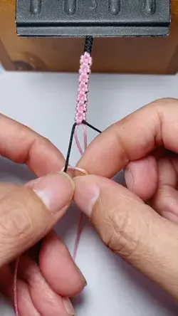 How to weave cherry blossom bracelets