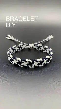 Detailed weaving tutorial of houndstooth bracelet