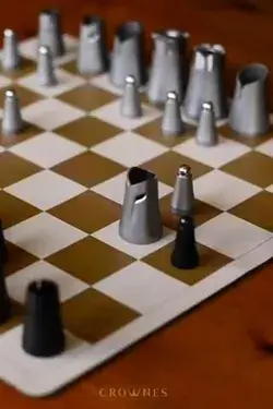 Crownes Chess: Compact, portable nesting chess set