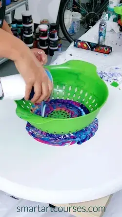 ☸️DAZZLING Colander Acrylic Pour! ⁠