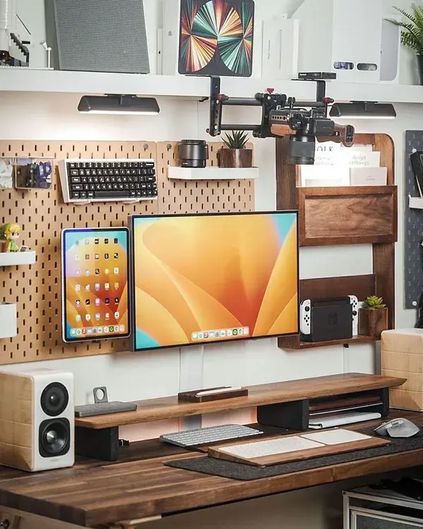 Featured Desk Setups - Setupedia