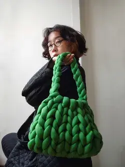 How to hand crochet chunky yarn bag