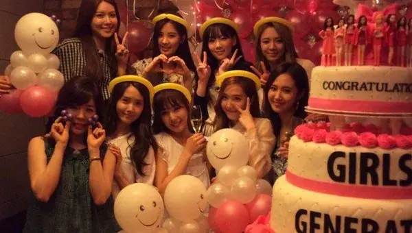 Fans celebrate the 7th anniversary of Girls' Generation | allkpop