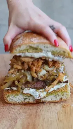 CRISPY ONION STEAK SANDWICH! 🥩 🥪