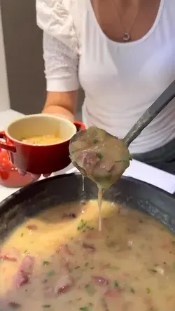 Caldo de mandioca nesse friozinho é a melhor coisa da vida! 🤤🧤