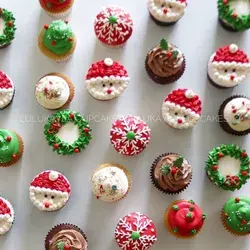 Festive Fondant Delights: Christmas Cupcake Decorating Ideas