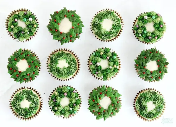 Festive Christmas Wreath Cupcakes Tutorial - Sugar &amp; Sparrow