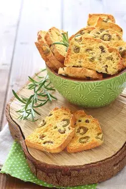 BISCOTTI SALATI ALLE OLIVE E ORIGANO