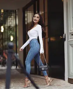 High heels simple outfit 