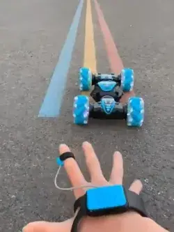 REMOTE CONTROL STUNT CAR + GESTURE SENSOR