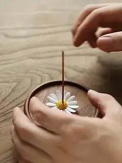 Daisy Incense Holder