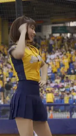 Cheerleader Sexy Moment