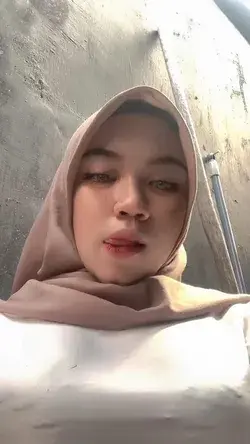 cewek jilbab cantik joget joget main lidah