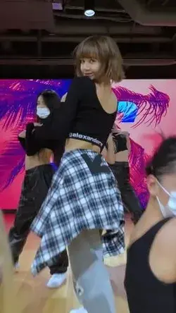 Lisa "SG" Dance💫