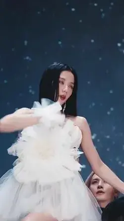 Jisoo - Flower Dance Pratice Fancam