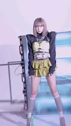 Lisa fancam