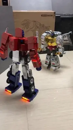 Robosen Optimus Prime