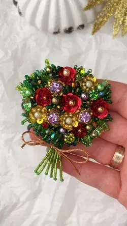 brooch bouquet. pin flowers. bright jewelry