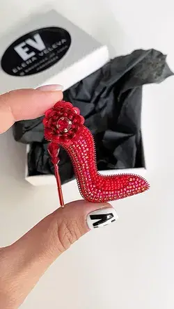 Red shoes embroidery brooch