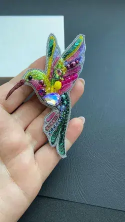 Beaded hummingbird brooch |  Jewelry accessories