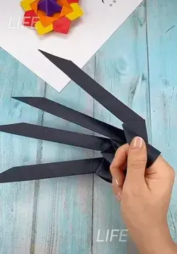 Wolverine.Easy origami design for kids - video tutorial.
