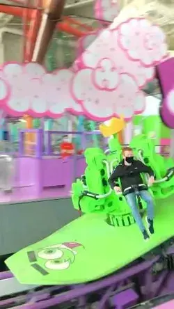 📍 Nickelodeon Universe Theme Park, New Jersey, USA